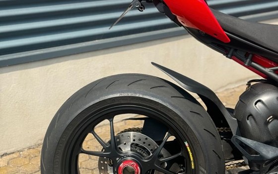 Gebrauchtmotorrad Ducati Streetfighter V4 S - Bild 9