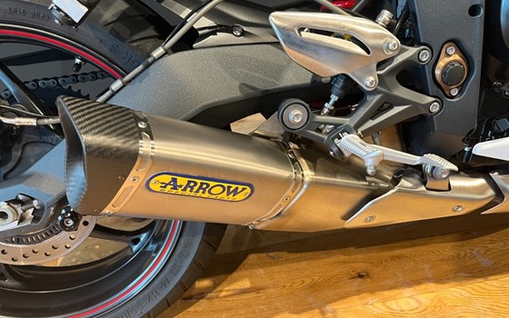 Gebrauchtmotorrad Triumph Street Triple R - Bild 11