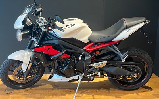 Gebrauchtmotorrad Triumph Street Triple R - Bild 2