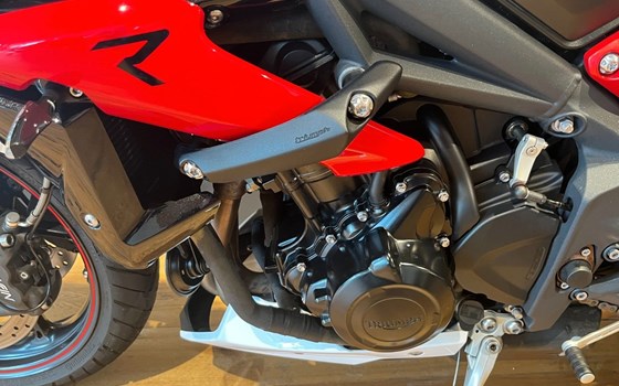 Gebrauchtmotorrad Triumph Street Triple R - Bild 6