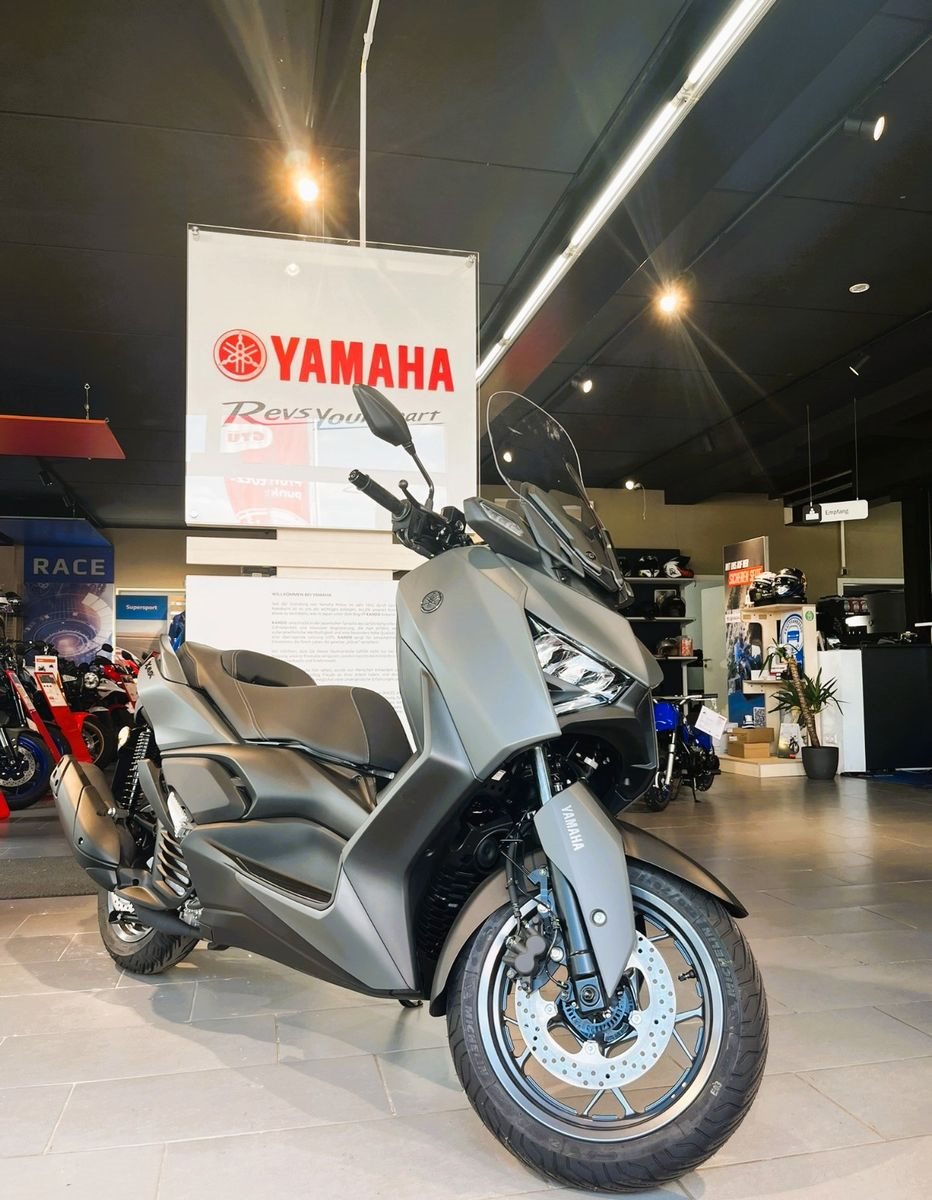 Yamaha XMAX 300