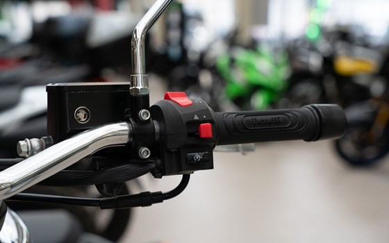 Gebrauchtmotorrad Benelli Imperiale 400 - Bild 10