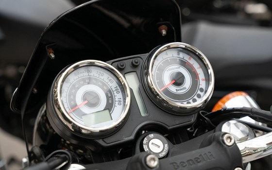 Gebrauchtmotorrad Benelli Imperiale 400 - Bild 11