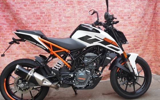 Gebrauchtmotorrad KTM 125 Duke - Bild 3