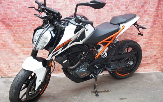Gebrauchtmotorrad KTM 125 Duke - Bild 1