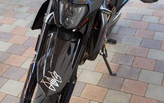 Gebrauchtmotorrad KTM 690 SMC R - Bild 4