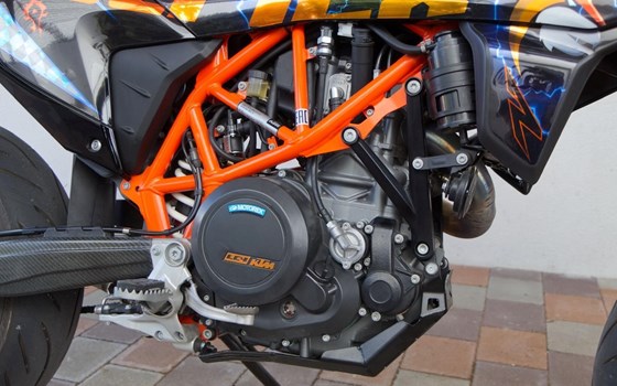 Gebrauchtmotorrad KTM 690 SMC R - Bild 7