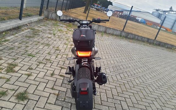 Gebrauchtmotorrad Husqvarna Svartpilen 401 - Bild 17