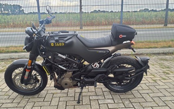 Gebrauchtmotorrad Husqvarna Svartpilen 401 - Bild 18