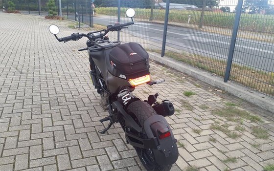Gebrauchtmotorrad Husqvarna Svartpilen 401 - Bild 19