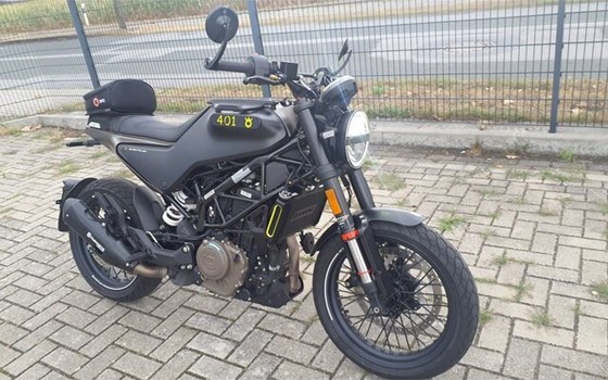 Gebrauchtmotorrad Husqvarna Svartpilen 401 - Bild 20