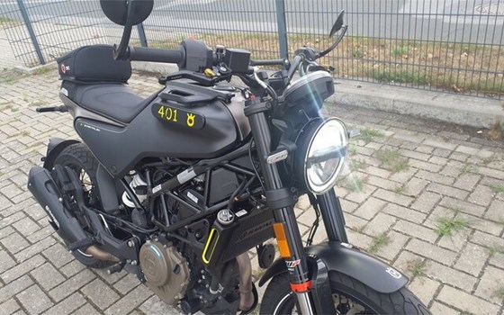 Gebrauchtmotorrad Husqvarna Svartpilen 401 - Bild 3
