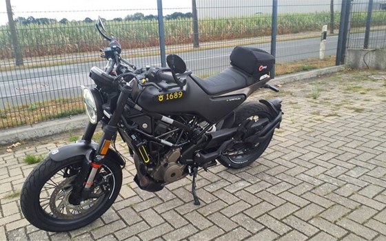 Gebrauchtmotorrad Husqvarna Svartpilen 401 - Bild 8