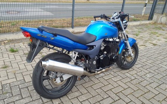 Gebrauchtmotorrad Kawasaki ZR-7 - Bild 2