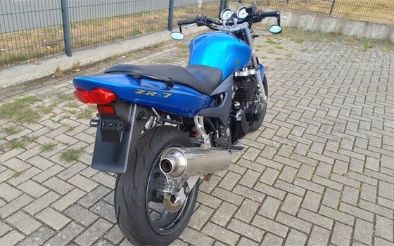 Gebrauchtmotorrad Kawasaki ZR-7 - Bild 5