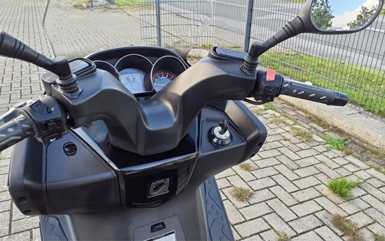Gebrauchtmotorrad Kymco Downtown 125i - Bild 17