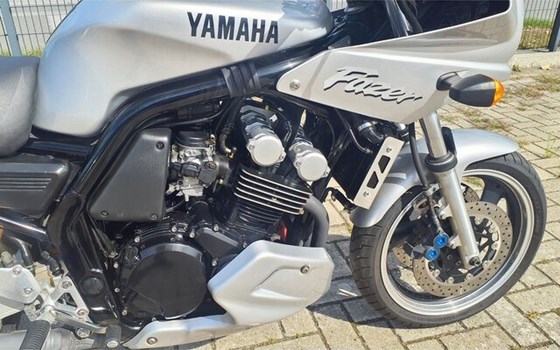 Gebrauchtmotorrad Yamaha FZS 600 Fazer - Bild 16