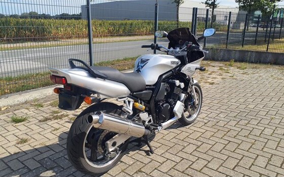 Gebrauchtmotorrad Yamaha FZS 600 Fazer - Bild 20