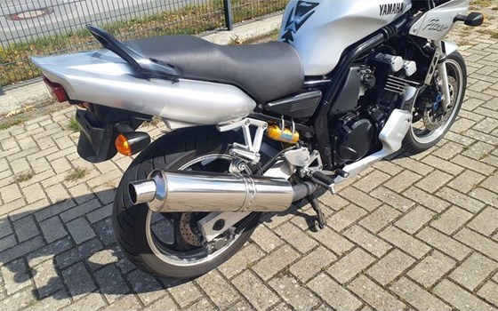 Gebrauchtmotorrad Yamaha FZS 600 Fazer - Bild 8