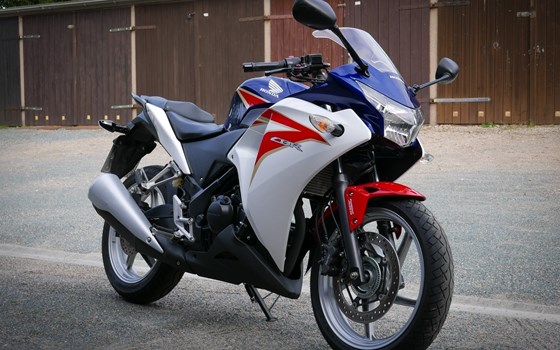 Gebrauchtmotorrad Honda CBR 250 R - Bild 1