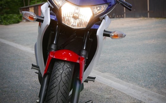 Gebrauchtmotorrad Honda CBR 250 R - Bild 10