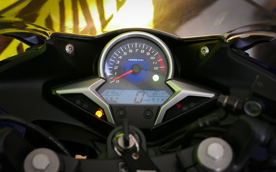 Gebrauchtmotorrad Honda CBR 250 R - Bild 2