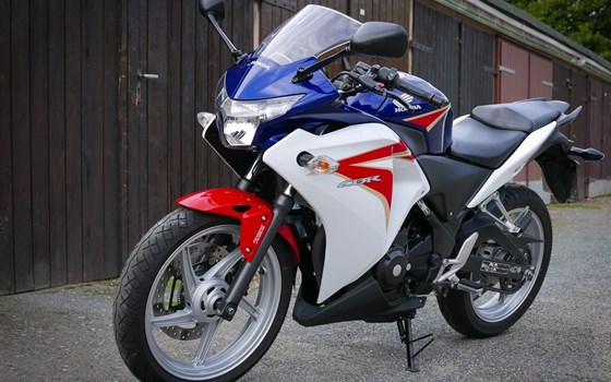 Gebrauchtmotorrad Honda CBR 250 R - Bild 5