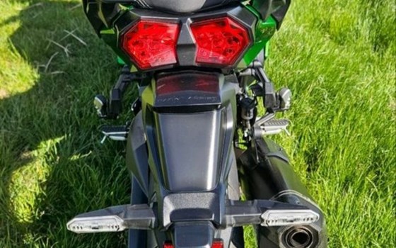 Gebrauchtmotorrad Kawasaki Ninja H2 SX SE+ - Bild 12