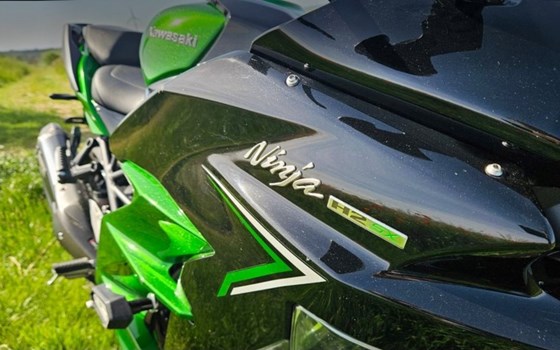 Gebrauchtmotorrad Kawasaki Ninja H2 SX SE+ - Bild 6