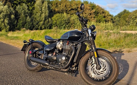 Gebrauchtmotorrad Triumph Bonneville Bobber Black - Bild 2