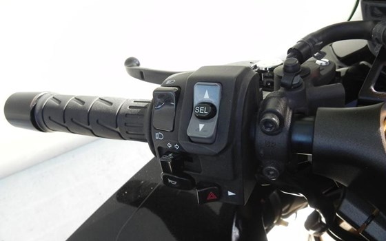 Gebrauchtmotorrad Kawasaki ZZR 1400 - Bild 16