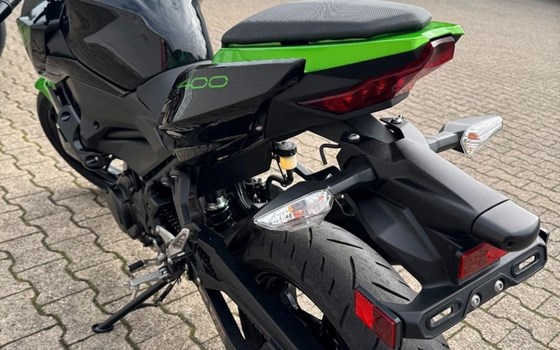 Gebrauchtmotorrad Kawasaki Z 400 - Bild 3