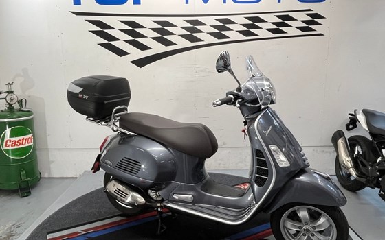 Gebrauchtmotorrad Vespa GTS 300 Touring - Bild 1