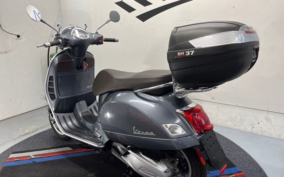 Gebrauchtmotorrad Vespa GTS 300 Touring - Bild 2