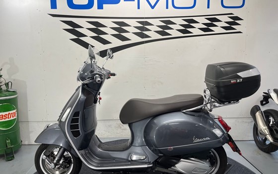 Gebrauchtmotorrad Vespa GTS 300 Touring - Bild 3
