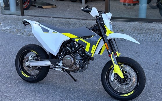 Gebrauchtmotorrad Husqvarna 701 Supermoto - Bild 3