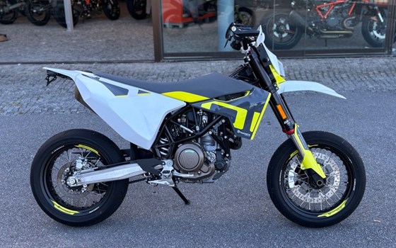 Gebrauchtmotorrad Husqvarna 701 Supermoto - Bild 4