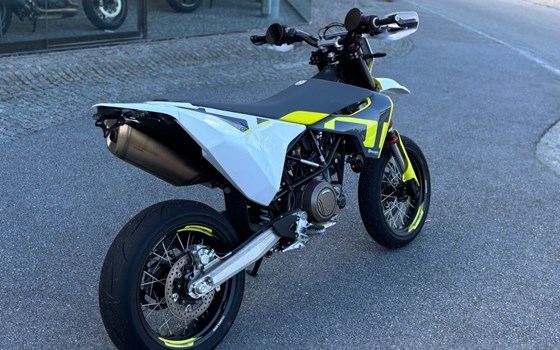 Gebrauchtmotorrad Husqvarna 701 Supermoto - Bild 6