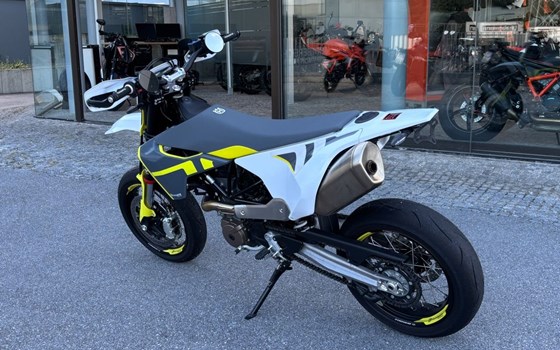 Gebrauchtmotorrad Husqvarna 701 Supermoto - Bild 7