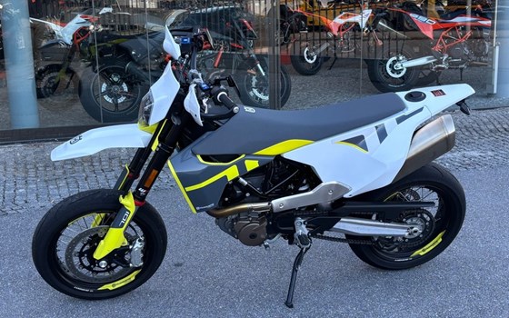 Gebrauchtmotorrad Husqvarna 701 Supermoto - Bild 9