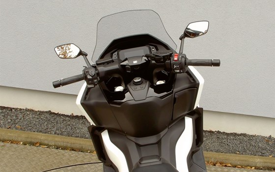 Gebrauchtmotorrad Honda Forza 750 - Bild 10
