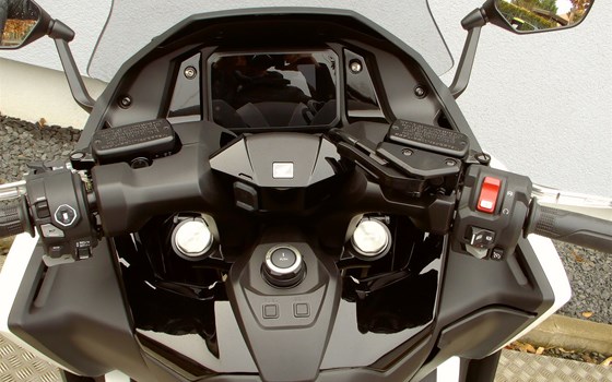 Gebrauchtmotorrad Honda Forza 750 - Bild 12