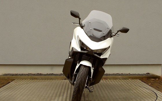Gebrauchtmotorrad Honda Forza 750 - Bild 3