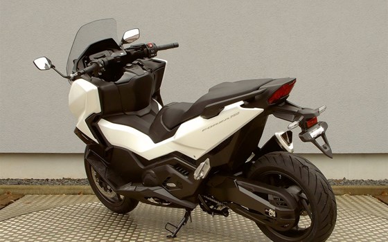 Gebrauchtmotorrad Honda Forza 750 - Bild 6