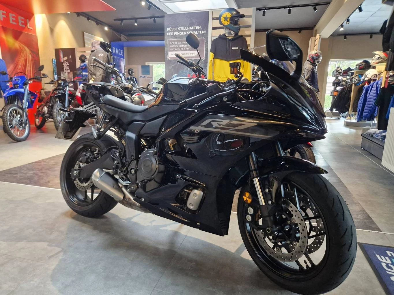 Yamaha R7