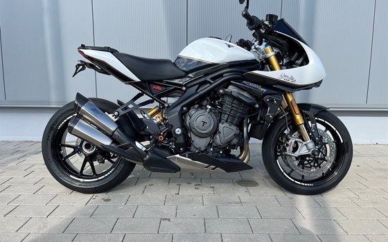 Gebrauchtmotorrad Triumph Speed Triple 1200 RR - Bild 1