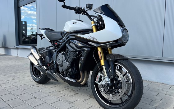 Gebrauchtmotorrad Triumph Speed Triple 1200 RR - Bild 2