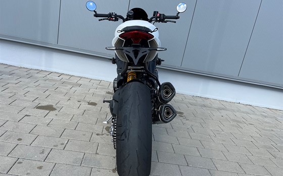 Gebrauchtmotorrad Triumph Speed Triple 1200 RR - Bild 6