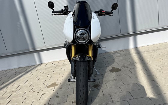 Gebrauchtmotorrad Triumph Speed Triple 1200 RR - Bild 9