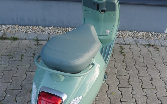 Neufahrzeug Vespa Primavera 80th 125 - Bild 8